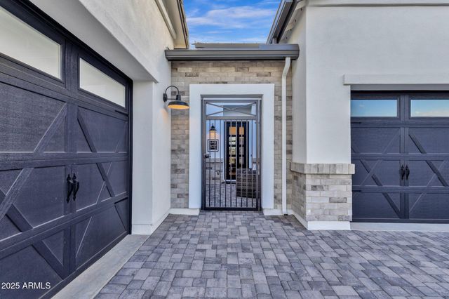 1151 E PEACH TREE Drive, Chandler, AZ 85249