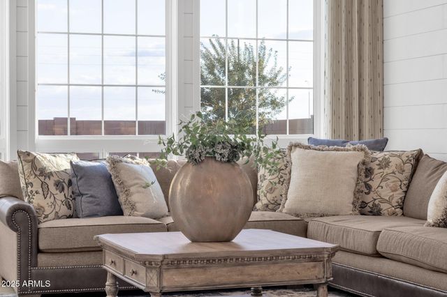 1151 E PEACH TREE Drive, Chandler, AZ 85249