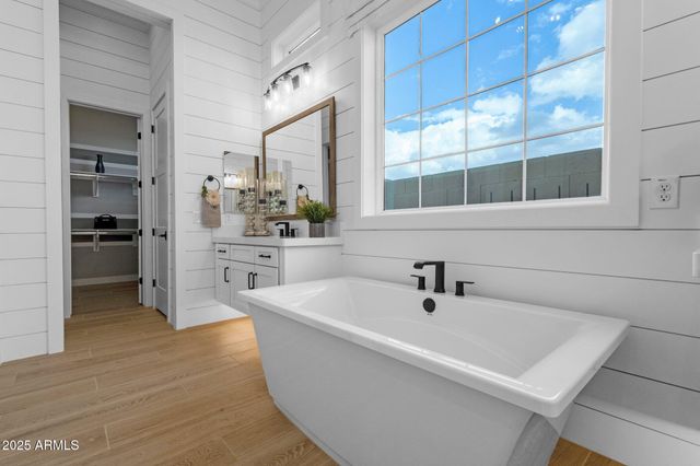 1151 E PEACH TREE Drive, Chandler, AZ 85249