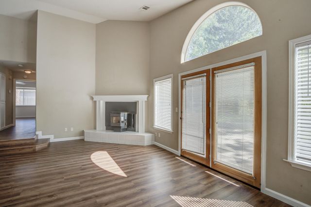 1633 Wee Burn Court, Redding, CA 96003