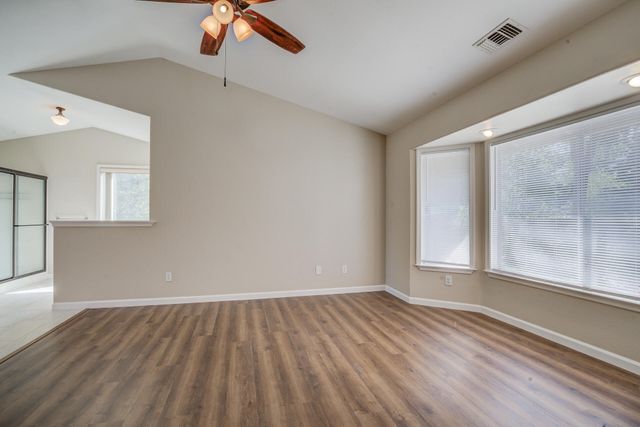 1633 Wee Burn Court, Redding, CA 96003