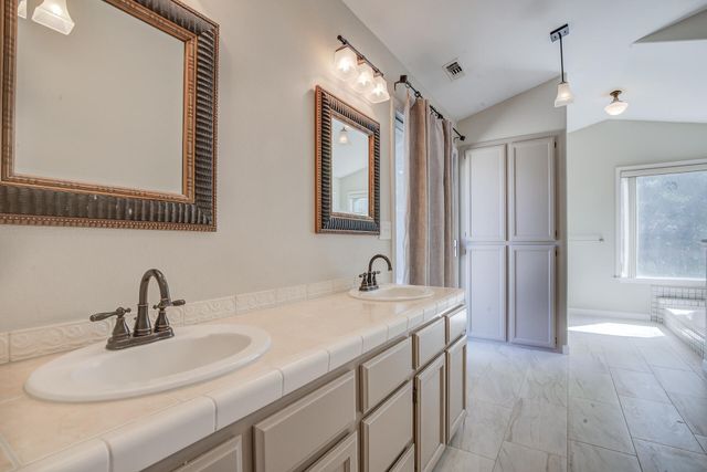1633 Wee Burn Court, Redding, CA 96003