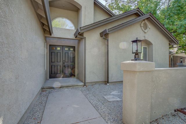 1633 Wee Burn Court, Redding, CA 96003