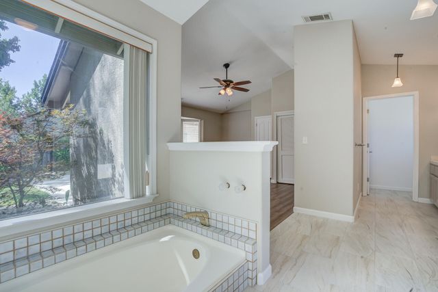 1633 Wee Burn Court, Redding, CA 96003