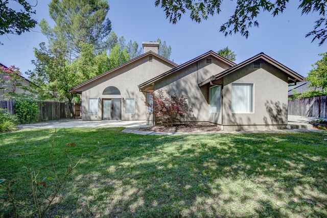 1633 Wee Burn Court, Redding, CA 96003