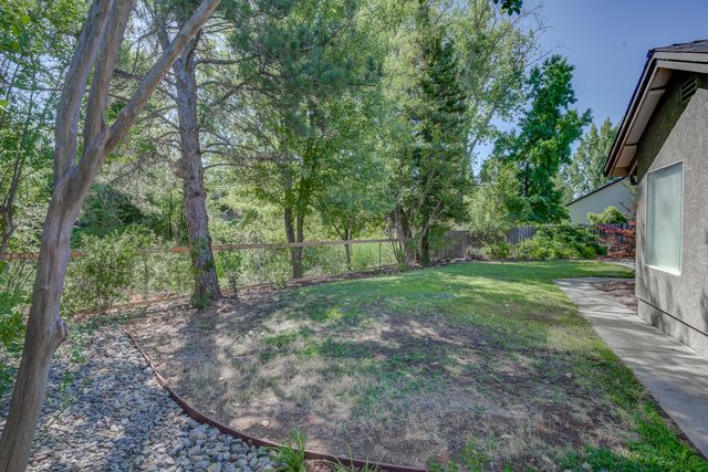 1633 Wee Burn Court, Redding, CA 96003