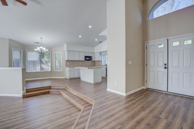 1633 Wee Burn Court, Redding, CA 96003