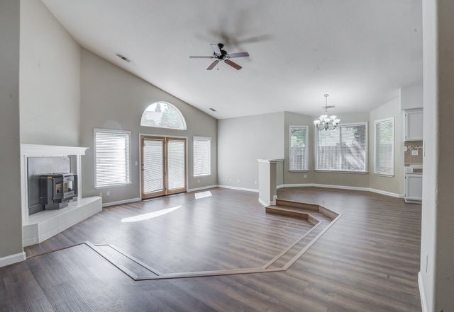 1633 Wee Burn Court, Redding, CA 96003