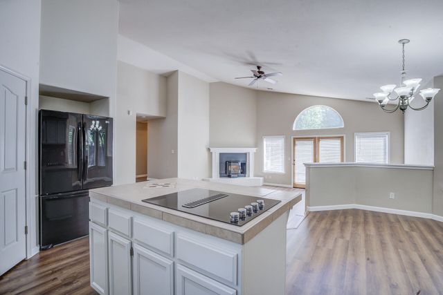 1633 Wee Burn Court, Redding, CA 96003