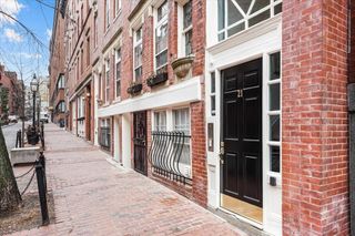 21 Temple Street 1, Boston, MA 02114