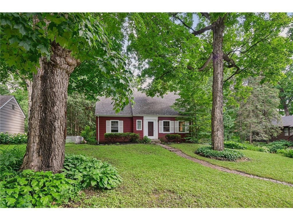 19135 Highland Avenue, Deephaven, MN 55391