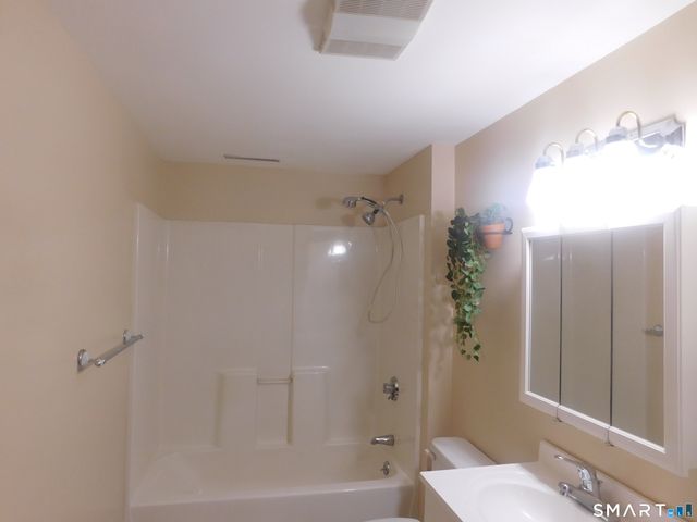 6 Daybreak Lane Studio, Shelton, CT 06484