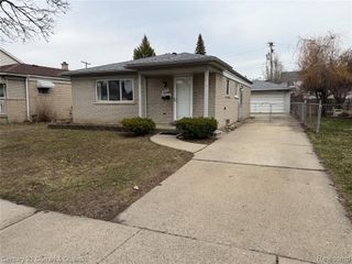 5972 N Gulley Road, Dearborn Heights, MI 48127