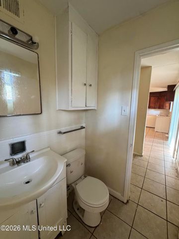 318 Queen Marie Lane, Jackson, MS 39209