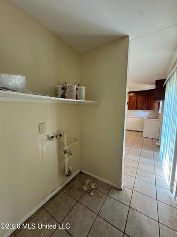 318 Queen Marie Lane, Jackson, MS 39209