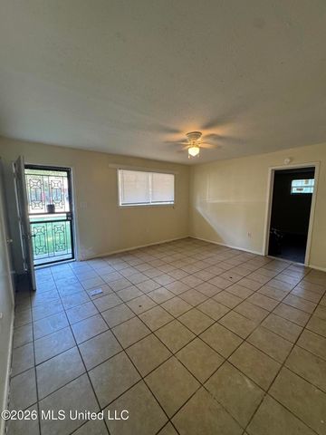 318 Queen Marie Lane, Jackson, MS 39209