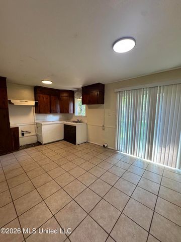 318 Queen Marie Lane, Jackson, MS 39209