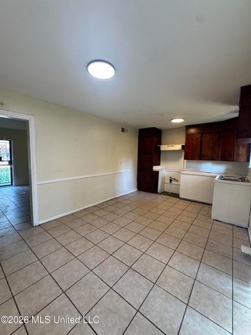 318 Queen Marie Lane, Jackson, MS 39209
