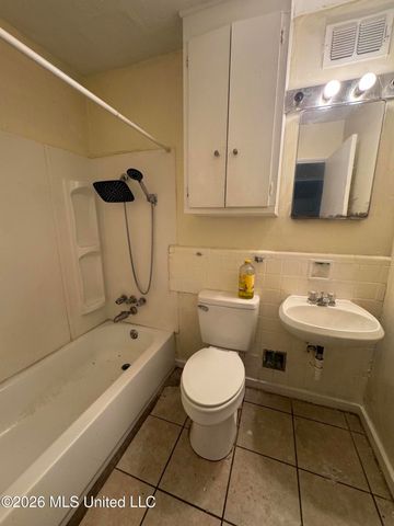 318 Queen Marie Lane, Jackson, MS 39209