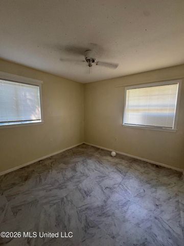 318 Queen Marie Lane, Jackson, MS 39209