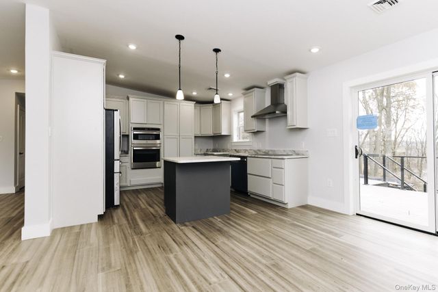 42 Sands Avenue, Milton, NY 12547