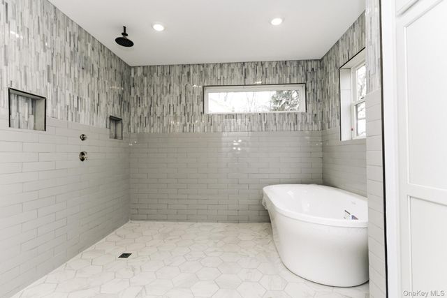 42 Sands Avenue, Milton, NY 12547