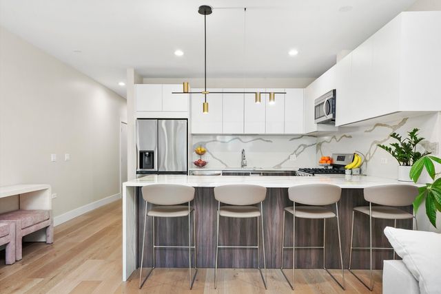 2342 W Adams Street 304, Chicago, IL 60612