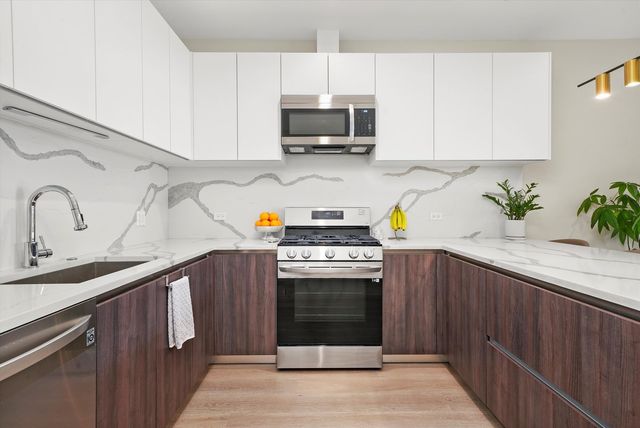 2342 W Adams Street 304, Chicago, IL 60612
