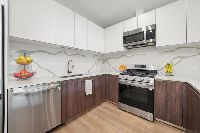 2342 W Adams Street 304, Chicago, IL 60612