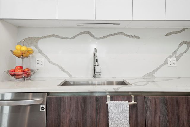 2342 W Adams Street 304, Chicago, IL 60612