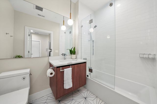 2342 W Adams Street 304, Chicago, IL 60612
