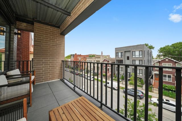 2342 W Adams Street 304, Chicago, IL 60612