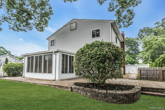 102 Willett Avenue, Sayville, NY 11782