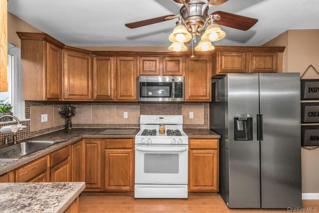 102 Willett Avenue, Sayville, NY 11782