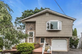 102 Willett Avenue, Sayville, NY 11782