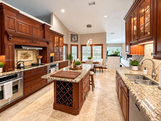 1165 Manor Court, Weston, FL 33326