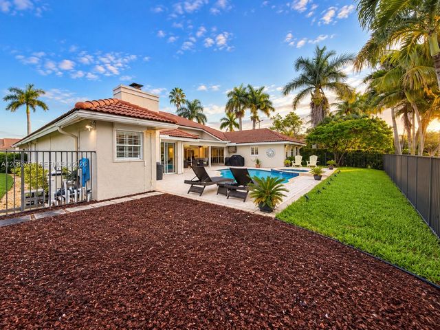 1165 Manor Court, Weston, FL 33326