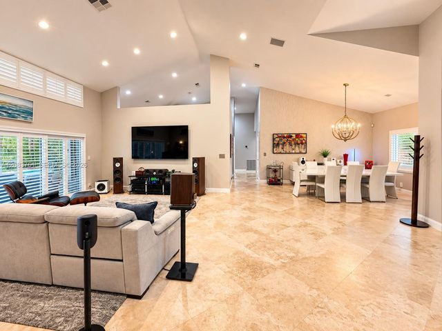 1165 Manor Court, Weston, FL 33326