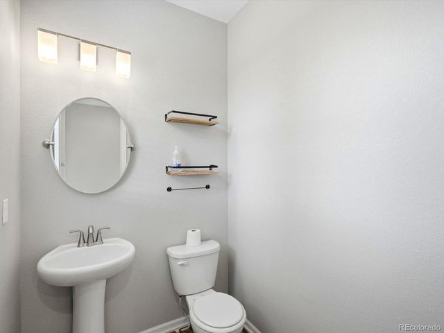 206 S Kewaunee Way, Aurora, CO 80018