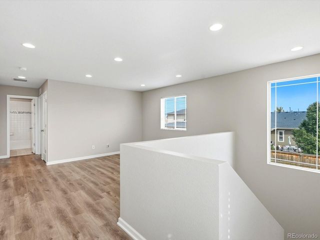 206 S Kewaunee Way, Aurora, CO 80018