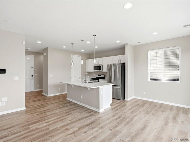 206 S Kewaunee Way, Aurora, CO 80018