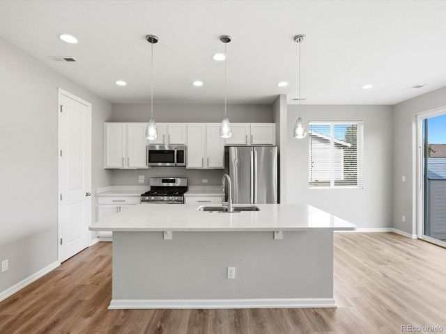 206 S Kewaunee Way, Aurora, CO 80018
