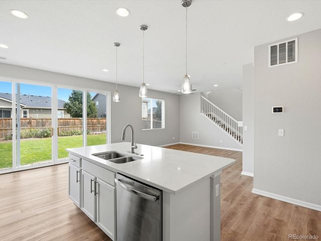 206 S Kewaunee Way, Aurora, CO 80018