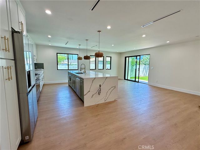 22130 Gault Street, Canoga Park, CA 91303