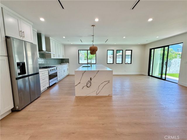 22130 Gault Street, Canoga Park, CA 91303