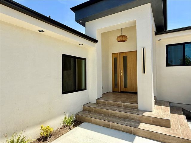 22130 Gault Street, Canoga Park, CA 91303