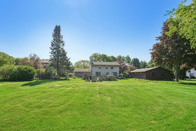 205 Fox Glen ROAD, Fredonia, WI 53021