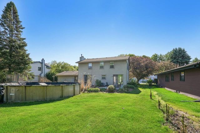 205 Fox Glen ROAD, Fredonia, WI 53021