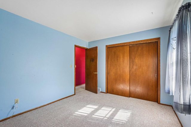 205 Fox Glen ROAD, Fredonia, WI 53021