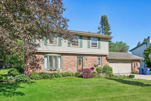 205 Fox Glen ROAD, Fredonia, WI 53021
